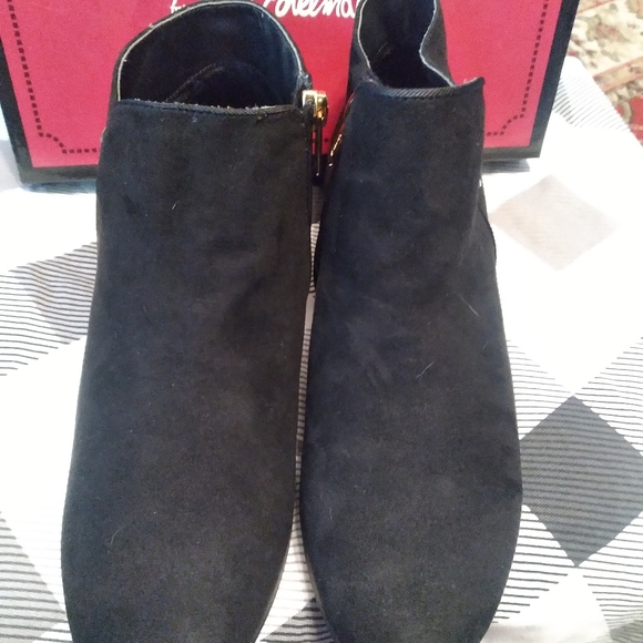 A clear boots - Picture 2 of 3